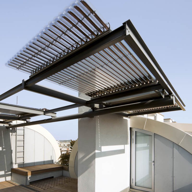 Ein Raum mit einer Heizung- und Solaranlage